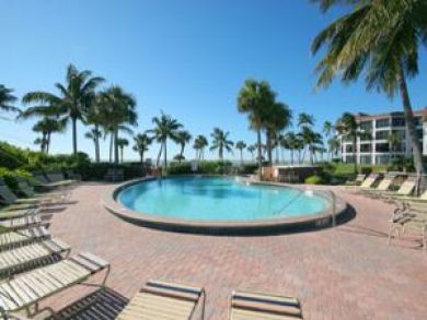 Enjoy Gulf Views From this Sanibel Island Condo